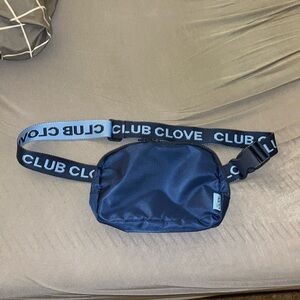 Clove fanny pack, navy, like new